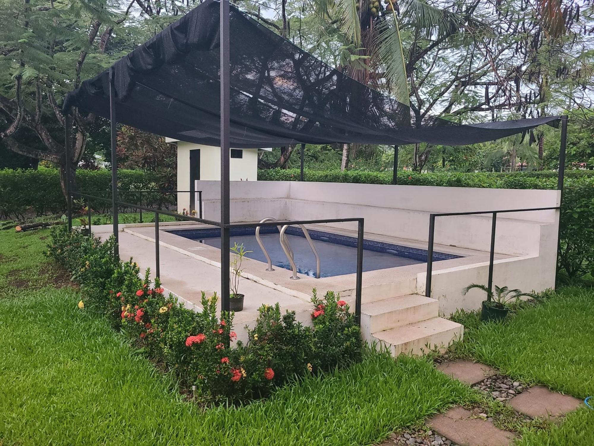 Elenita - Pura Vida Villa *